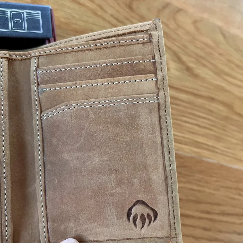NWT Wolverine Rugged Trifold Wallet - Picture 9 of 15